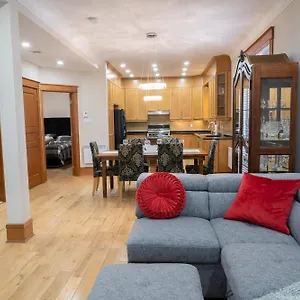 Chic 2br In Little Italy 2mins To Metro Appartement Montréal